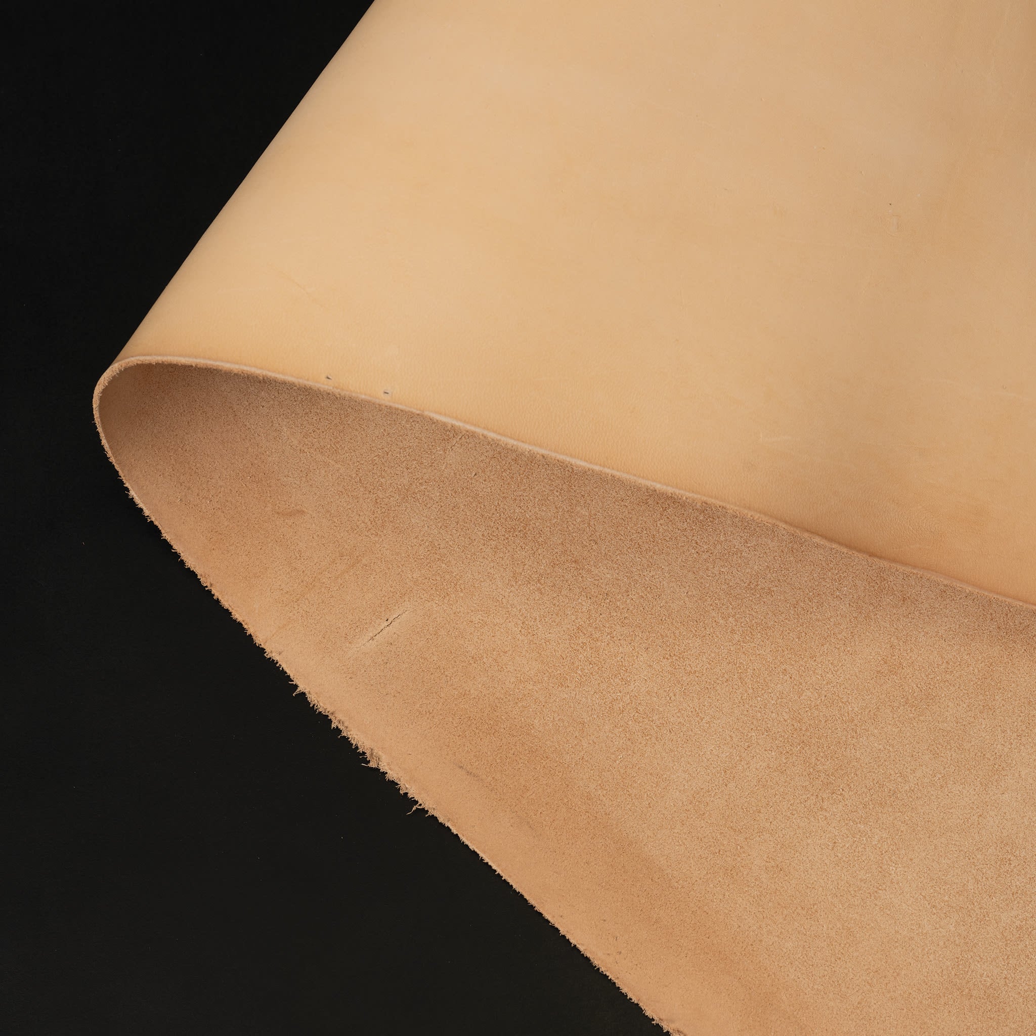 Quebracho Tanned Leather Sides | Firm Veg-Tan Leather for Belts