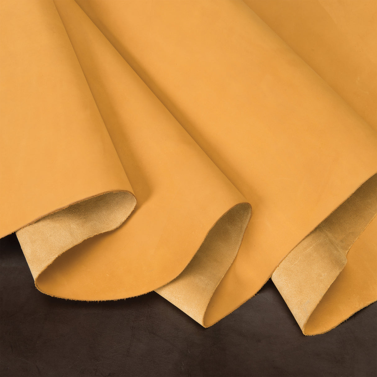 Sample, Pioneer Chrome Oil Tanned Top Grain Leather Side, 5-6 oz