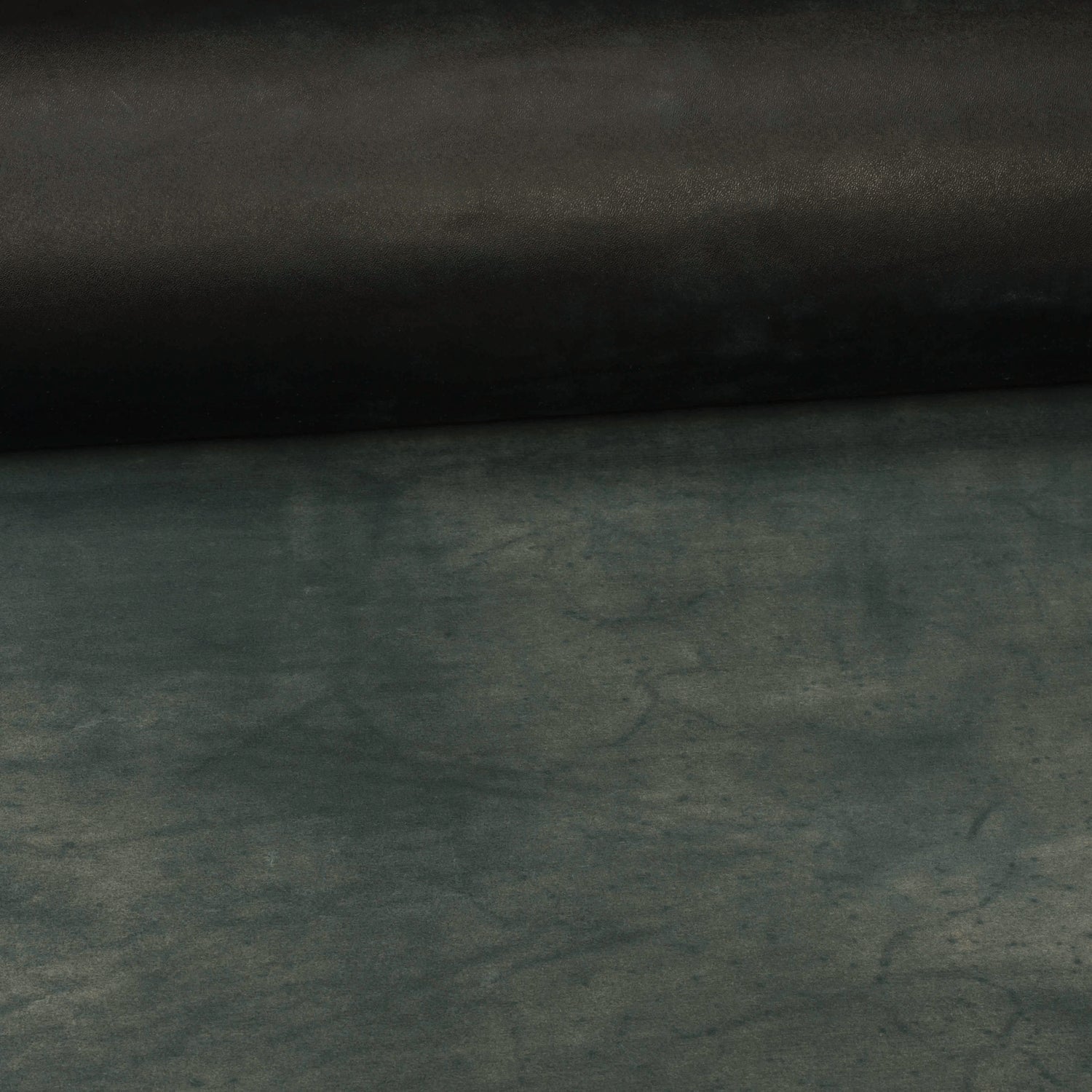 Hermann Oak® Black Veg Tanned Strap Leather, Sides